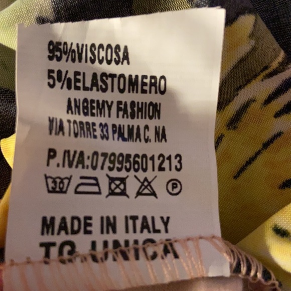 5 for $25 ⚠️Loose sleeveless t-shirt - Picture 4 of 5